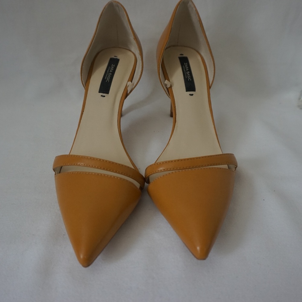 Zara Basic Pointy Toe 3.5 inch Heels Size 8